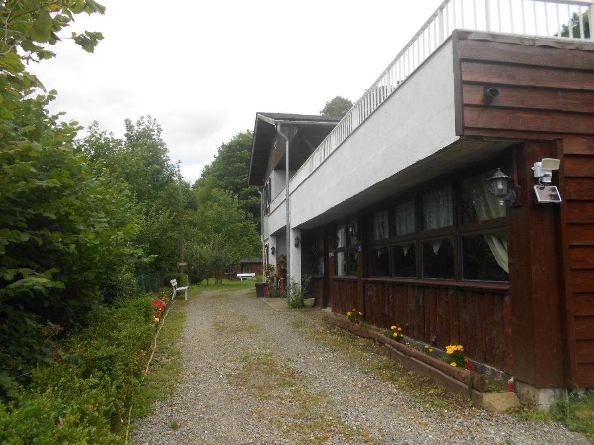 "Le Maloya" Chalets Independants -Chambre Balneo - Relais Motards Lacaune Exterior foto