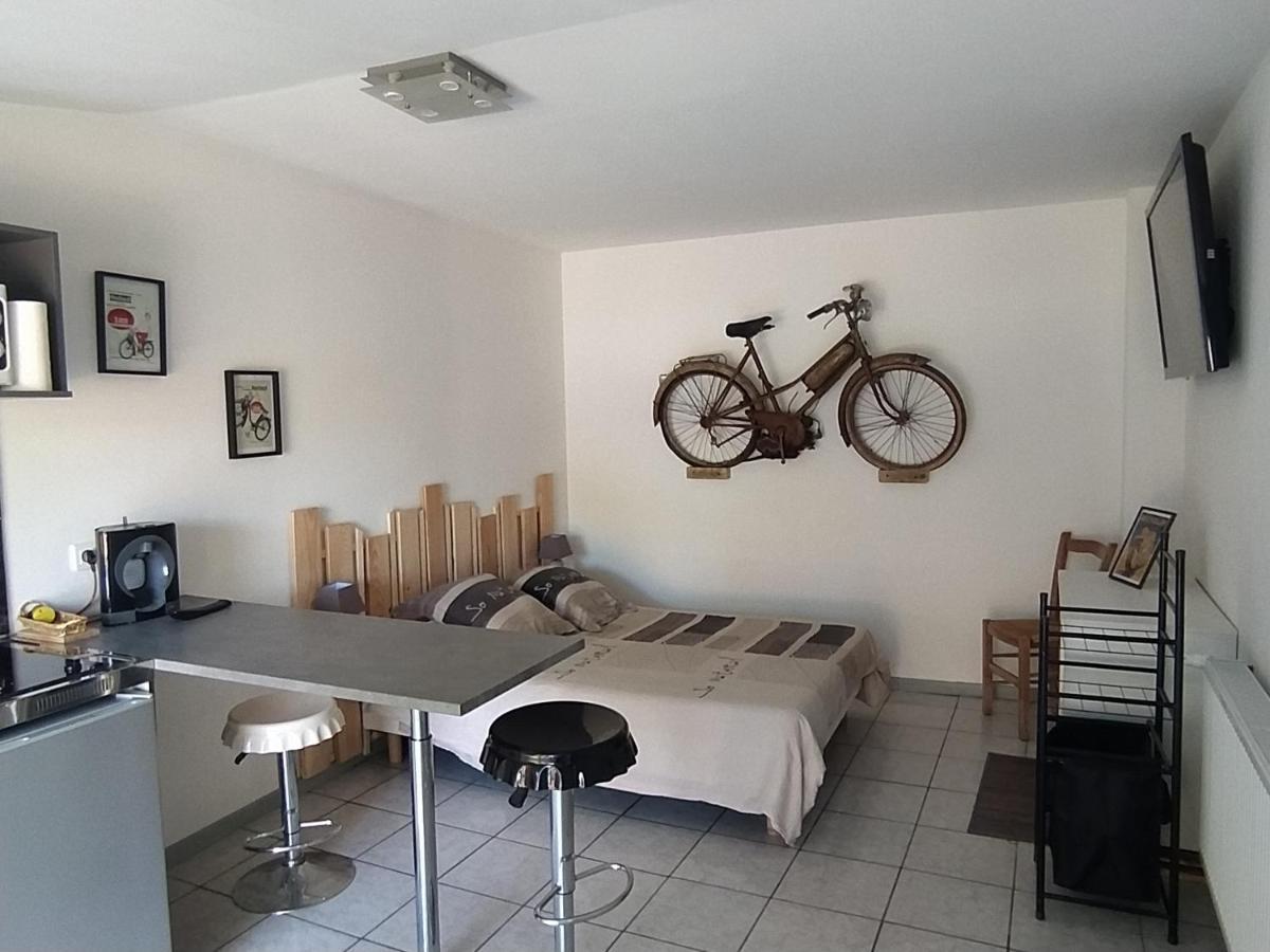 "Le Maloya" Chalets Independants -Chambre Balneo - Relais Motards Lacaune Exterior foto